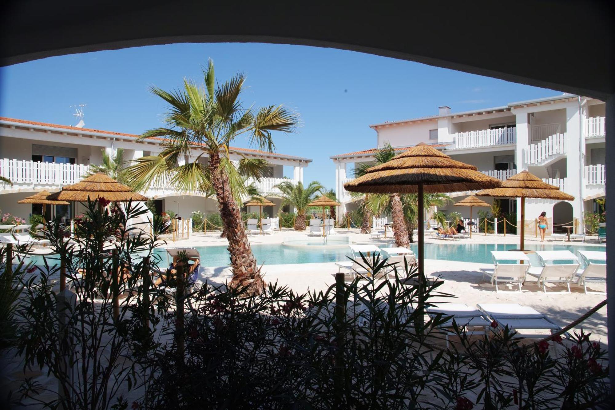 Cala Blu Residence Con Piscina-Centralissimo Lido Di Jesolo Exteriör bild