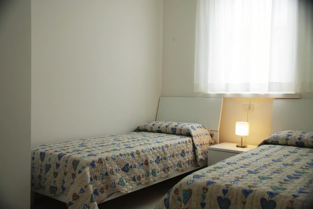 Cala Blu Residence Con Piscina-Centralissimo Lido Di Jesolo Exteriör bild
