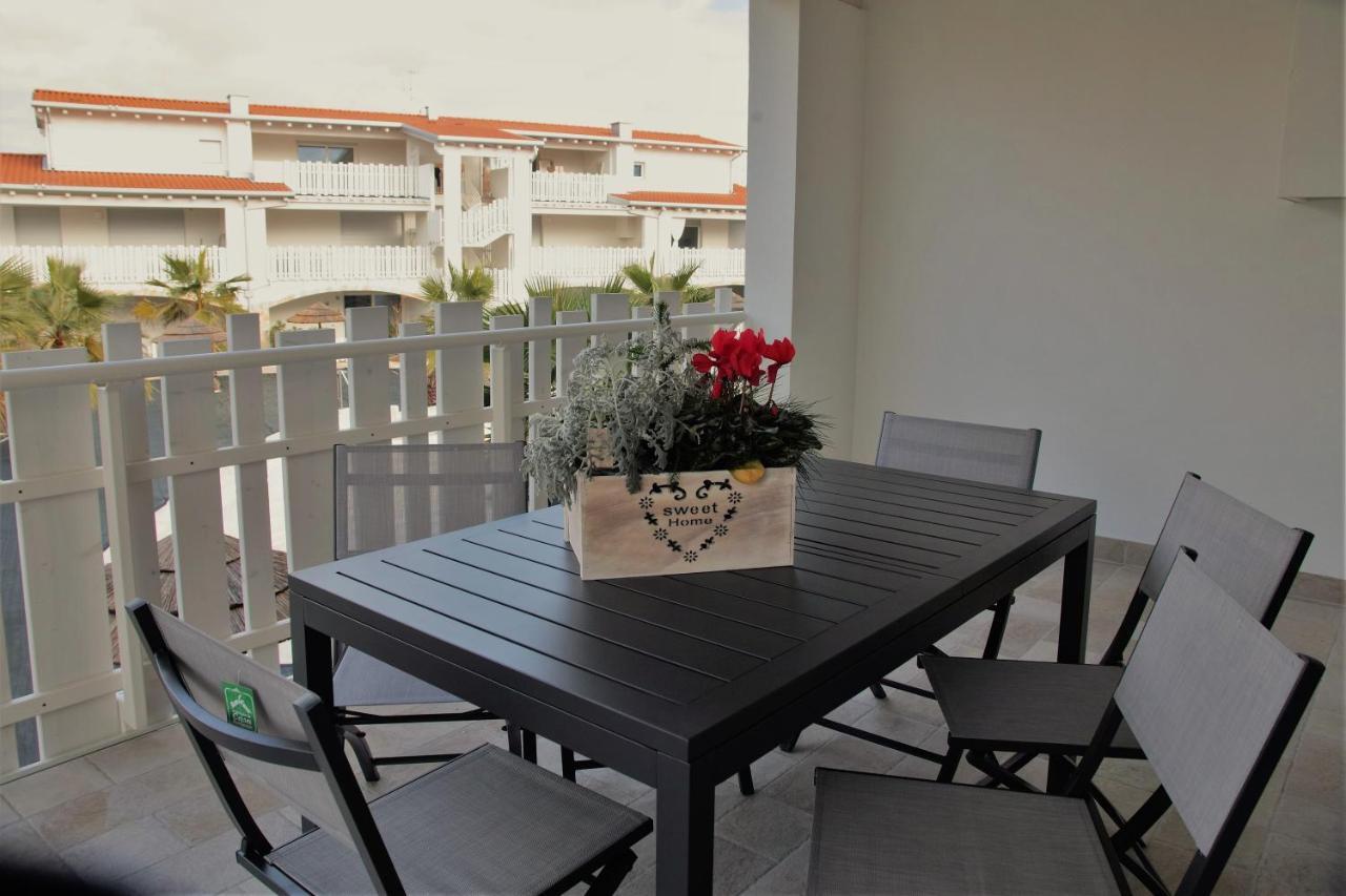 Cala Blu Residence Con Piscina-Centralissimo Lido Di Jesolo Exteriör bild