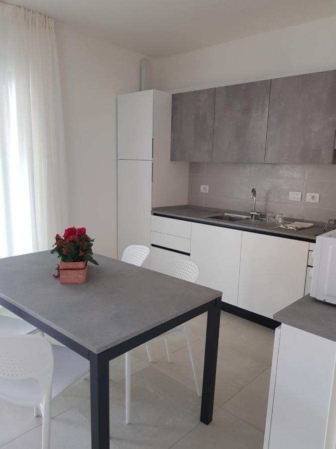 Cala Blu Residence Con Piscina-Centralissimo Lido Di Jesolo Exteriör bild