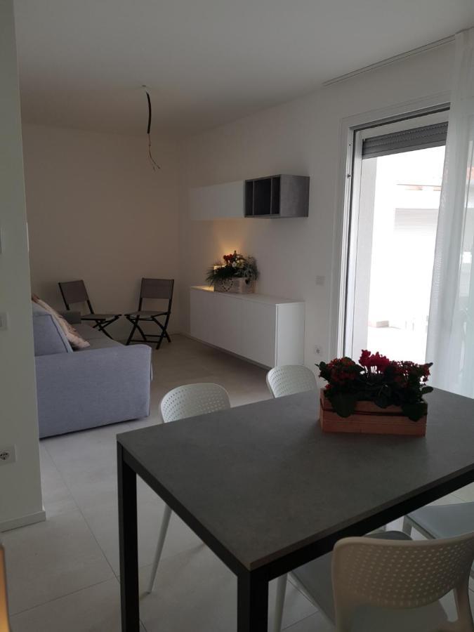 Cala Blu Residence Con Piscina-Centralissimo Lido Di Jesolo Exteriör bild