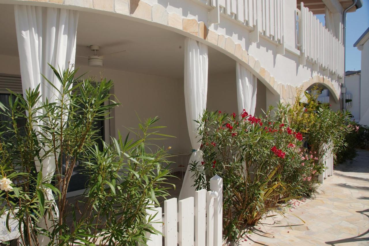 Cala Blu Residence Con Piscina-Centralissimo Lido Di Jesolo Exteriör bild