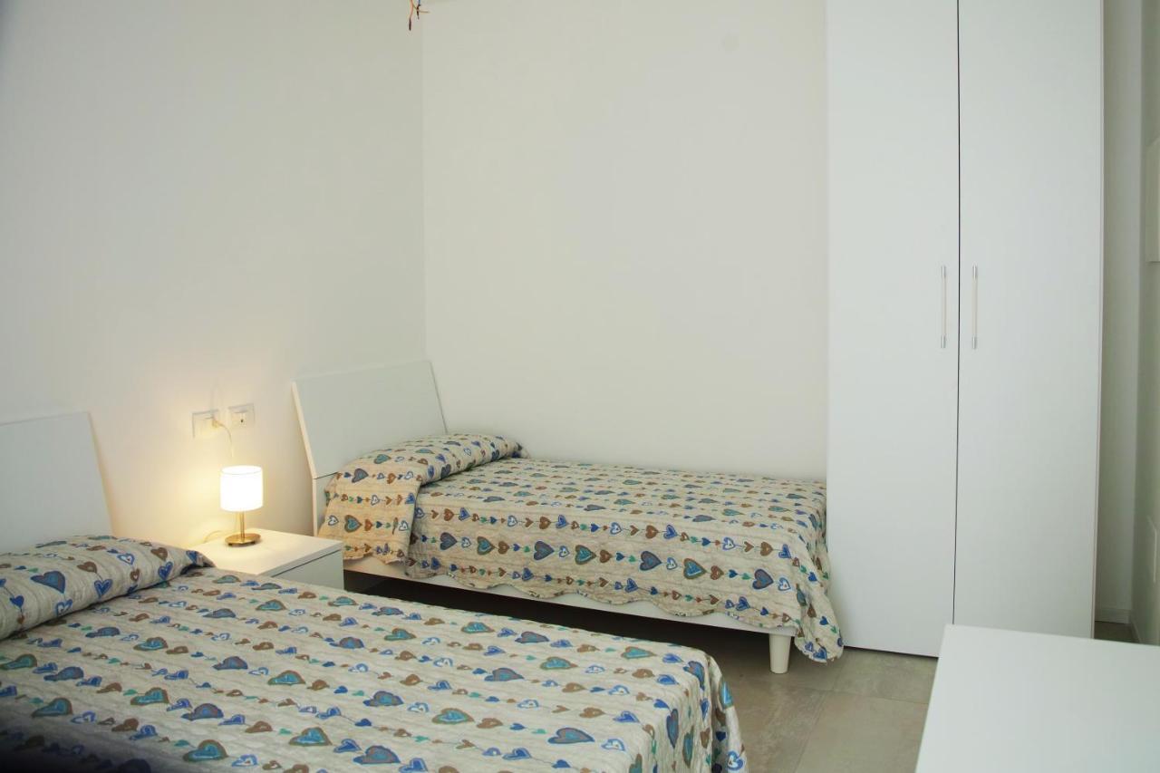 Cala Blu Residence Con Piscina-Centralissimo Lido Di Jesolo Exteriör bild